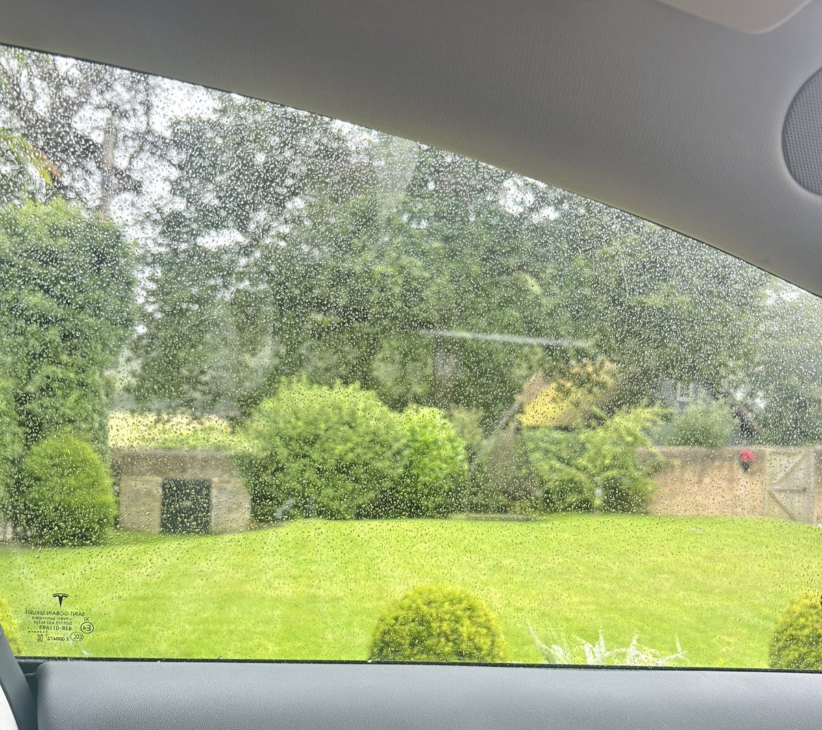 SaraThornton1's tweet photo. “July” you say?… #shiveringinmycar #cableknits https://t.co/E6tLQUaPNd