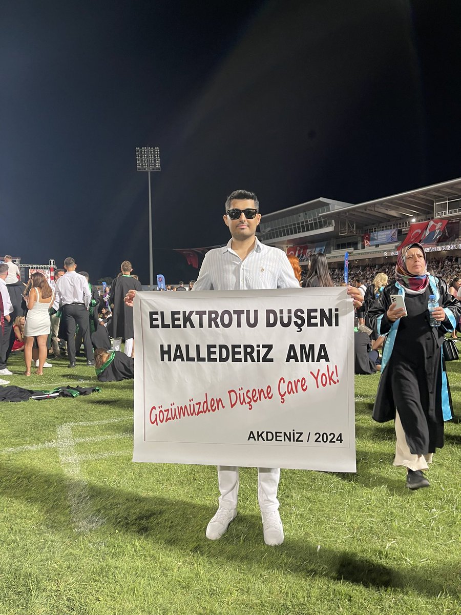 osmannoski's tweet photo. Sadece ölüler görür😎
@AkdenizProvince @Akdenizun https://t.co/9MIXiYPvYL