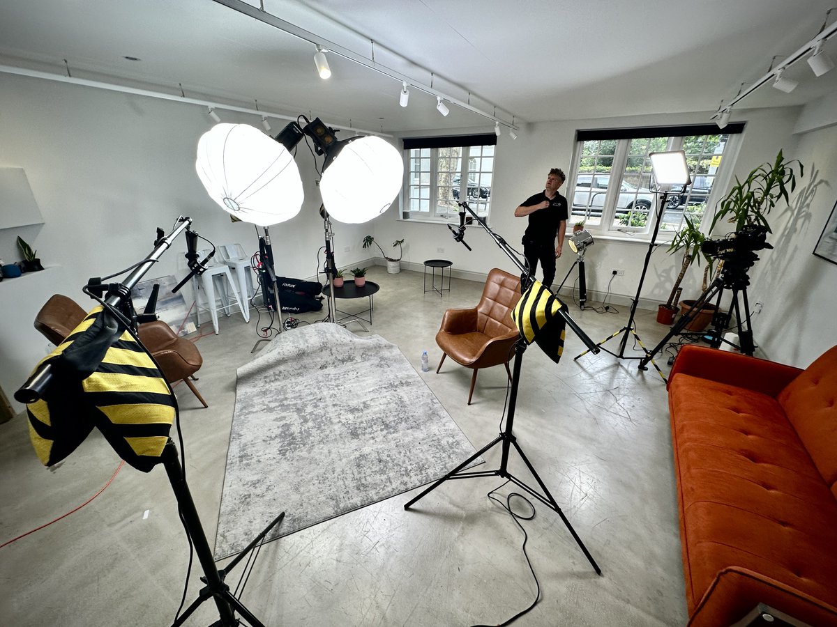 TomSykesUK's tweet image. Another #multicamera shoot in London today with @solo16broadcast for a new client.