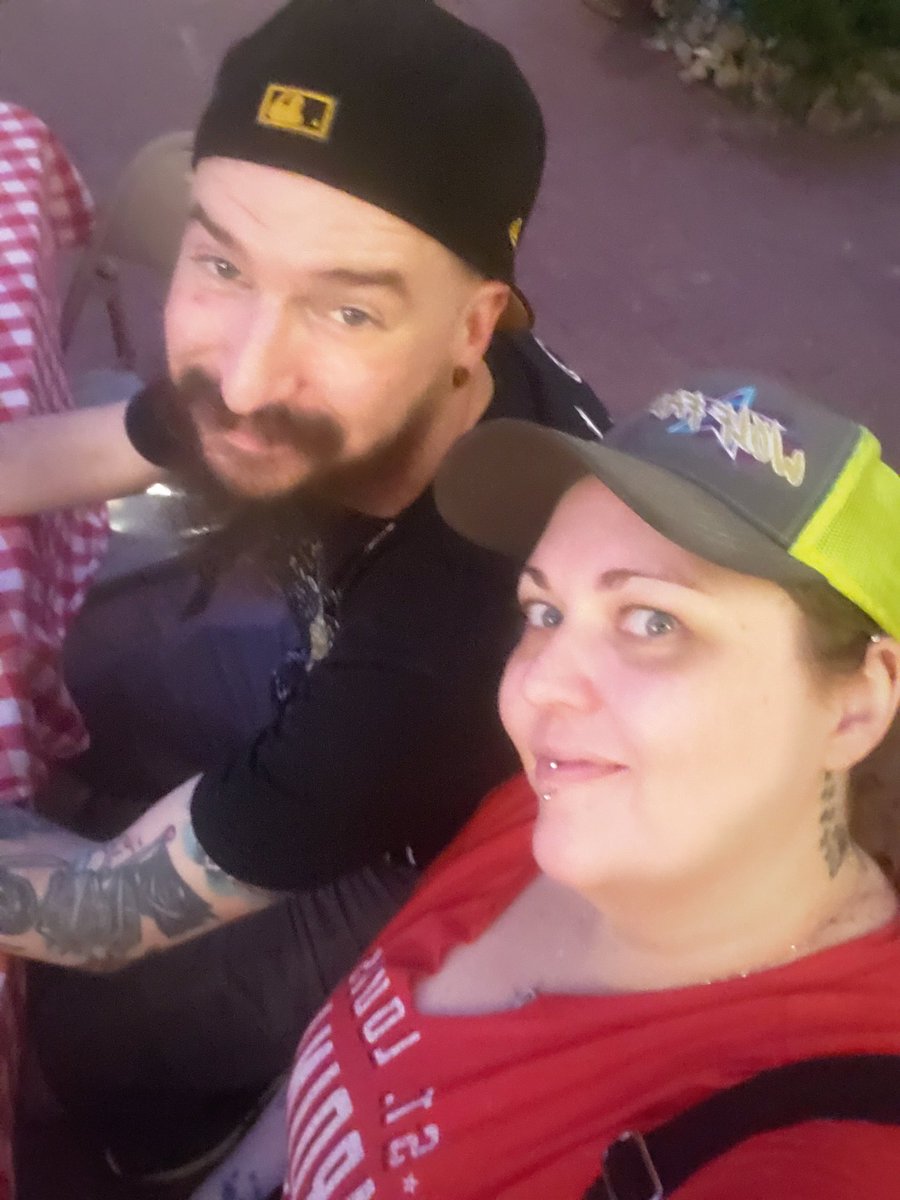 The1ValPal's tweet photo. 💖 https://t.co/gNhXS2u32Z