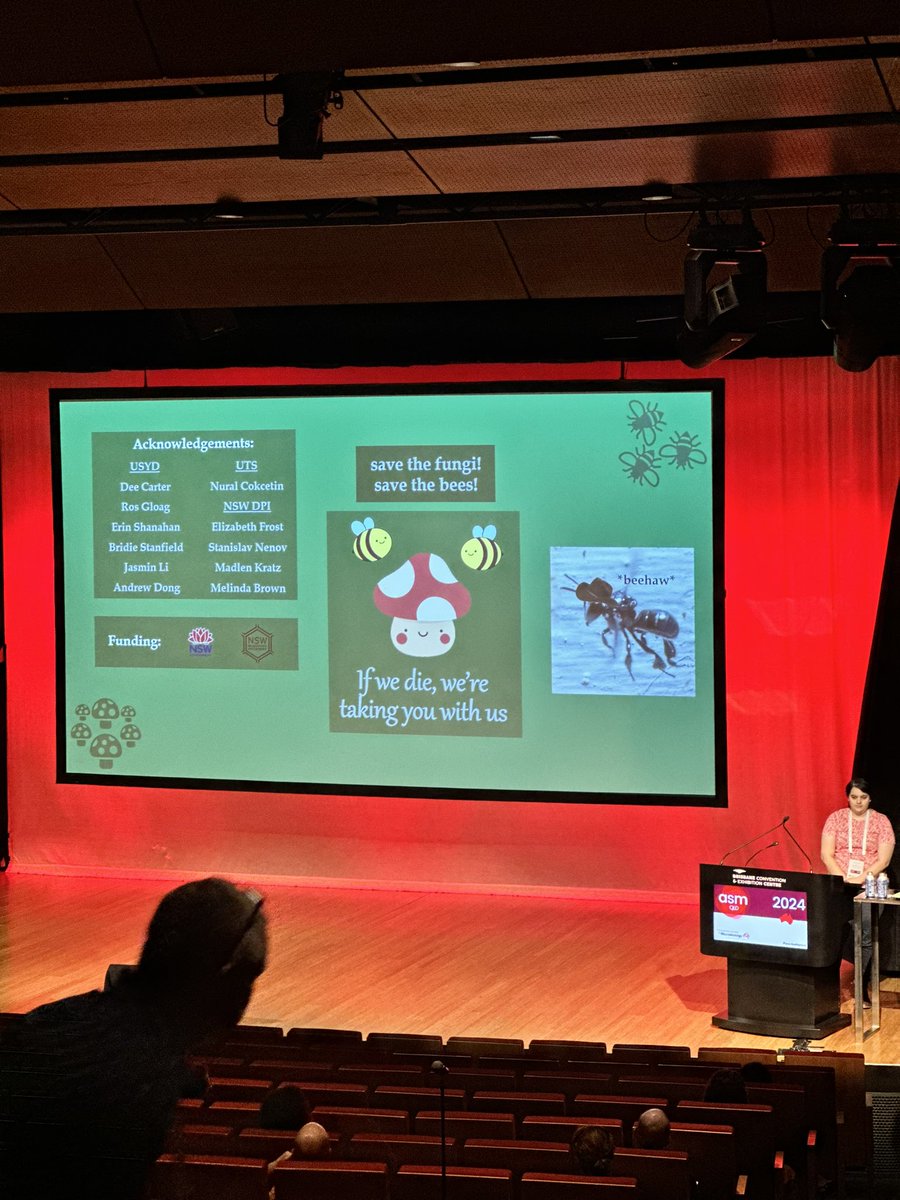 If 🐝 could talk, they'd say, 'If we die, we're taking you with us.' 
What a great talk by Kenya Fernandes about the antimicrobial properties of bee products and their associated microbiome! #ASM2024 #Microbiology #Bee #Microbiome

#ASM2024_XAward <a href="/AUSSOCMIC/">ASM</a>