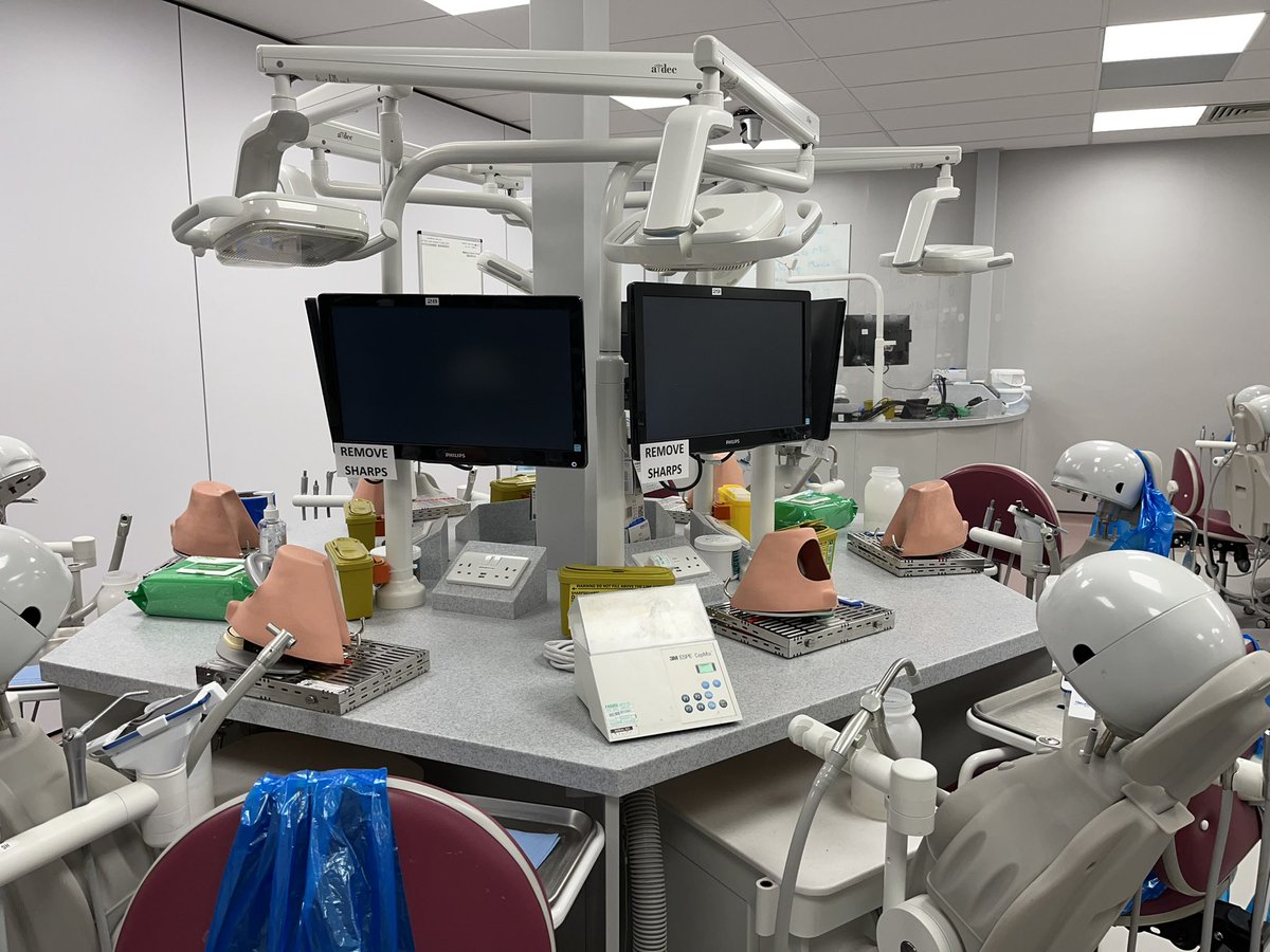 Many thanks to colleagues at <a href="/leedsdentistry/">Leeds Dental School</a> for hosting our <a href="/Hud_HHS/">School of Human and Health Sciences</a> visit on Monday. It was fabulous to meet you and we look forward to ongoing discussions. #workingtogether #learningfromexperience