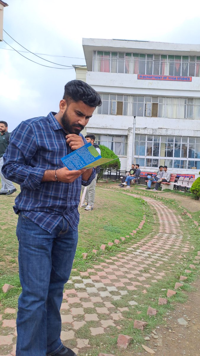 Rituver67132222's tweet photo. A 👥focus group discussions was conducted with students at HP University to discuss green🌱☘️ and healthy campus initiatives. The discussion was highly productive, revealing students' strong awareness and commitment to fostering an eco-friendly environment🌍. #NAPSWI #Nada #HPU https://t.co/6SS0EJSs3E