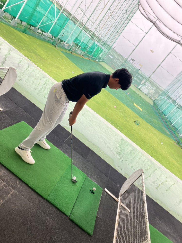 MakeStart2026's tweet photo. 愛知県出身のプロゴルファー、峰澤碩志選手が弊社ゴルフブランド『MUQU』の試打のために来社されました!⛳️✨
私達も一層の努力を誓います!
#峰澤碩志 #MUQU #ゴルフ #プロゴルファー #岡崎城西高校 #中央学院大学 https://t.co/rKoq78pXMF