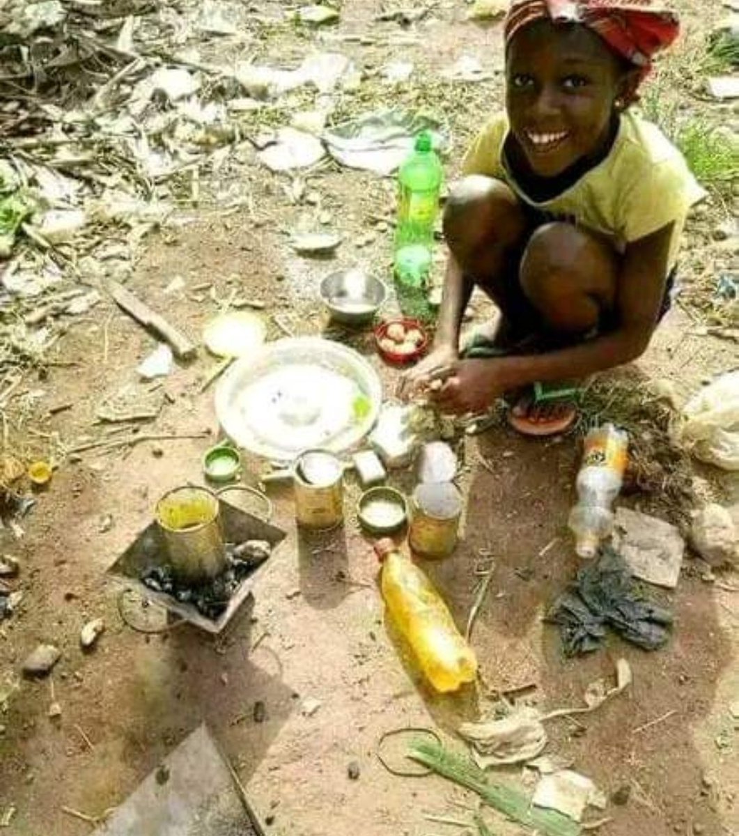 Nthabeemaringa's tweet photo. Before social media took over😂😂😂 https://t.co/tOO3wAVeLu