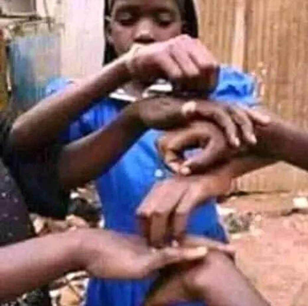 Nthabeemaringa's tweet photo. Before social media took over😂😂😂 https://t.co/tOO3wAVeLu