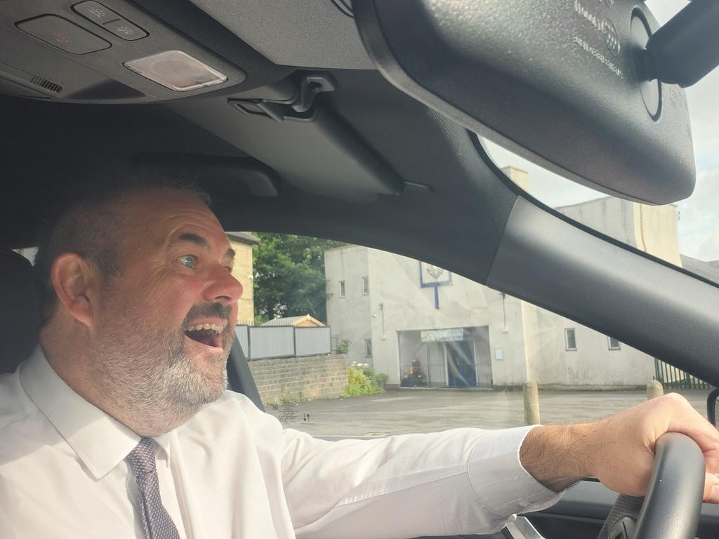 Look at that happy face 😊 bless him! Is it cos end of term soon? Won the lottery? Pay rise? NO! It's <a href="/LACA_UK/">LACA</a> #LACAME of course!! On way... <a href="/fcsiuk/">FCSI UK & Ireland</a> <a href="/Dewberry_RP/">Dewberry Redpoint</a> <a href="/PSCMagazine/">Public Sector Catering</a> <a href="/PSC_Alliance/">Public Sector Catering Alliance</a> (stationary car, no animals harmed, negative drink drive test. FYI)