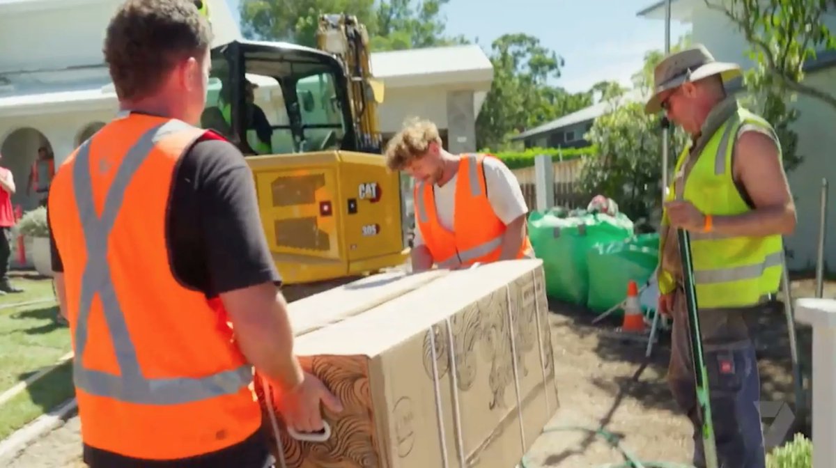 TVBlackbox_News's tweet photo. Tuesday VOZ Ratings | DREAM HOME strikes a win for Seven

Read More -> https://t.co/xBS9w9cgzv

#DreamHome #MasterChefAustralia #MegafaunaWhatKilledAustraliasGiants #SecretScience #TheCheapSeats #TVratingsAU #Wimbledon https://t.co/uVgO8s45Zp