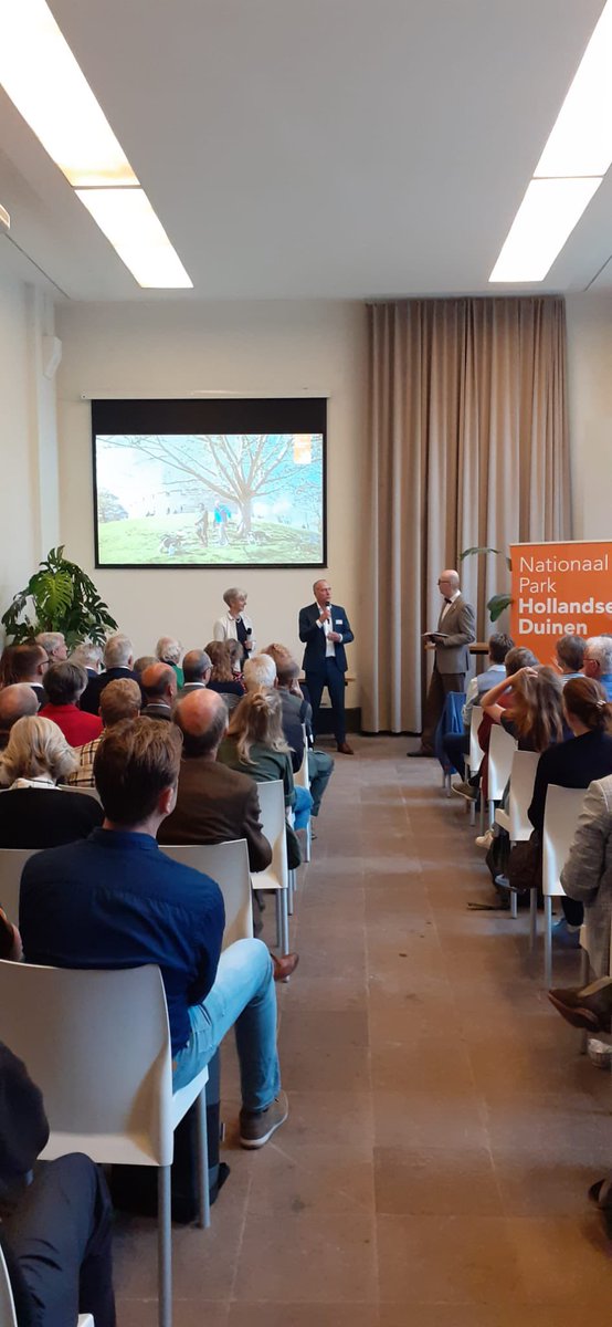 NP Hollandse Duinen (@nphollandsduin) on Twitter photo Vandaag openden @WDrossaert en <a href="/GeorgetteLeltz/">Georgette Leltz</a> de jaarlijkse netwerkdag <a href="/NPHollandsduin/">NP Hollandse Duinen</a>. Bijna 100 oude en nieuwe gezichten komen vanmorgen samen om bij te praten over en te werken aan de ambities van ons nationaal park. De eerste nieuwe contacten zijn al gelegd. Vandaag openden @WDrossaert en <a href="/GeorgetteLeltz/">Georgette Leltz</a> de jaarlijkse netwerkdag <a href="/NPHollandsduin/">NP Hollandse Duinen</a>. Bijna 100 oude en nieuwe gezichten komen vanmorgen samen om bij te praten over en te werken aan de ambities van ons nationaal park. De eerste nieuwe contacten zijn al gelegd.
