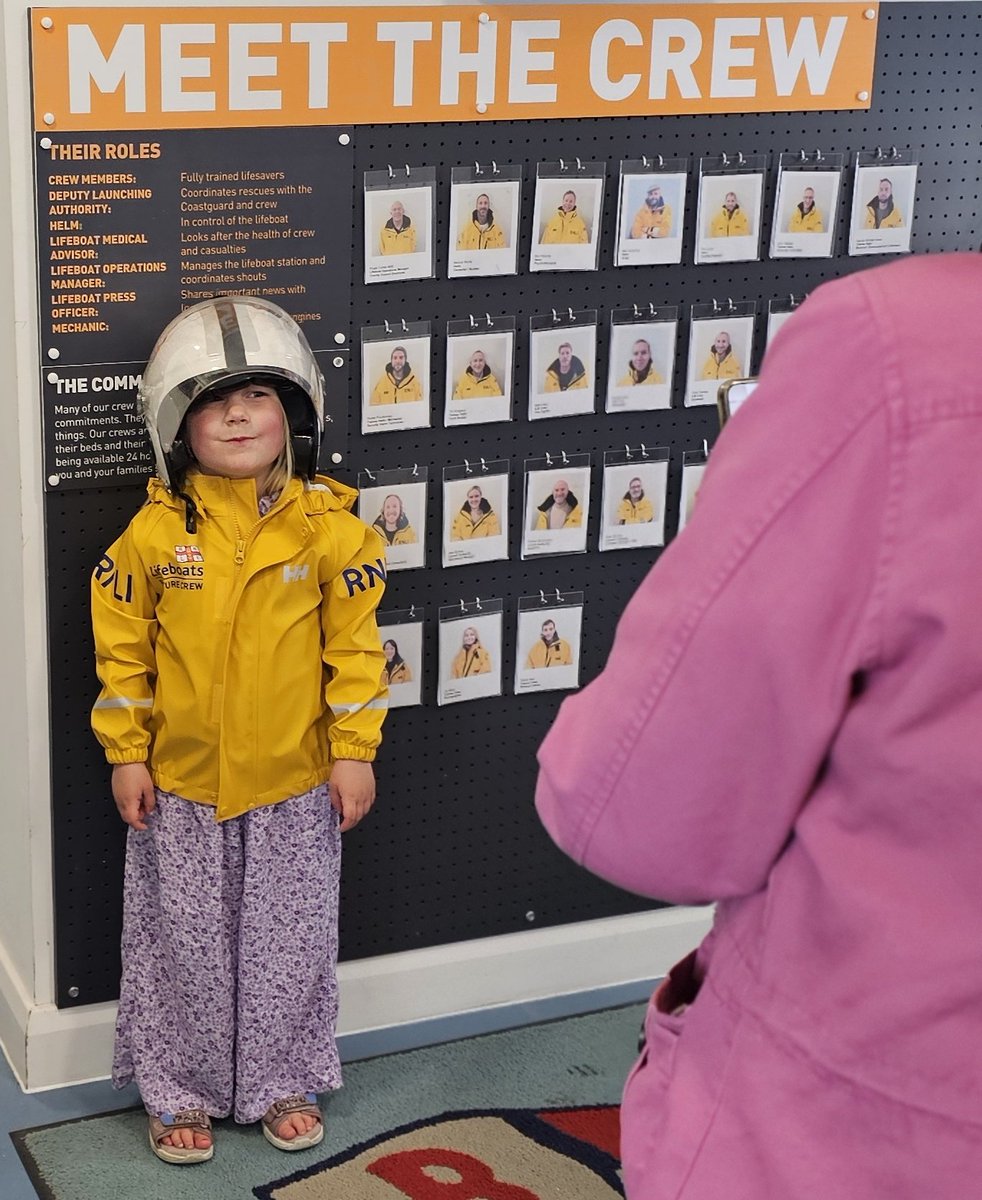 Lorna017's tweet photo. Great visit to @RNLIBrighton. https://t.co/Tz3djp0ne2