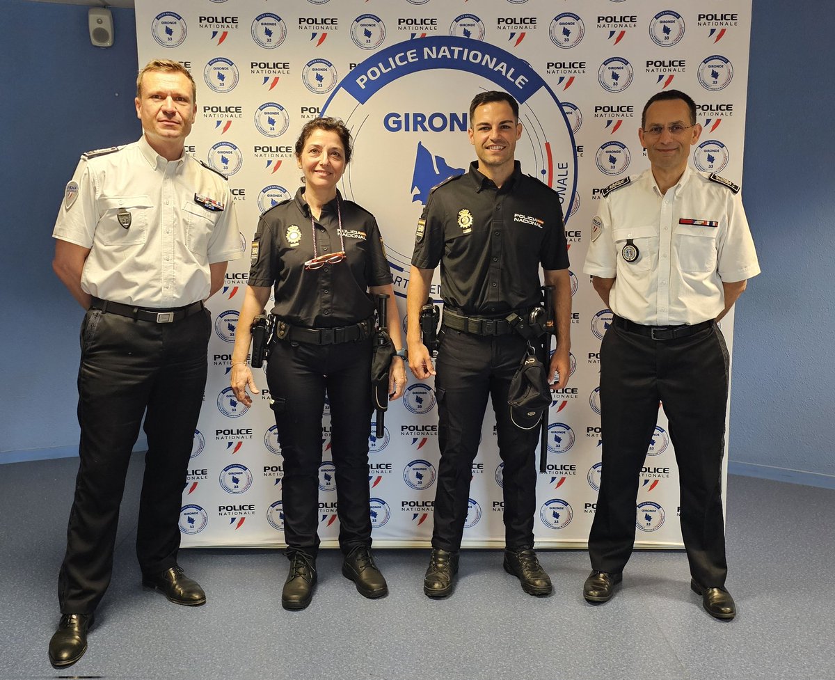 PoliceNat33's tweet photo. #VieDesServices Dans le cadre du Commissariat Européen. C'est avec plaisir que nous accueillons pour le mois de juillet,  Maria et Fransisco policiers espagnols @policia, présents pour faciliter les échanges avec les touristes hispanophones. https://t.co/BO7wwSSyhY