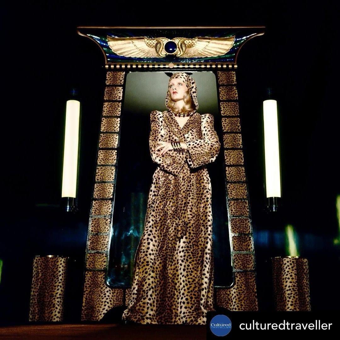 adrianpgibson's tweet photo. On page 116 of issue 46 of 𝘛𝘩𝘦 𝘊𝘶𝘭𝘵𝘶𝘳𝘦𝘥 𝘛𝘳𝘢𝘷𝘦𝘭𝘭𝘦𝘳, Adrian Gibson charts the rise and fall of Biba. Read the article here —> https://t.co/D6CKIL2kNb

📷 Twiggy in leopard print Biba, 1971. By Justin De Villeneuve

#TCTIssue46 #Biba
#TheCulturedTraveller https://t.co/j2LeZhdzVX
