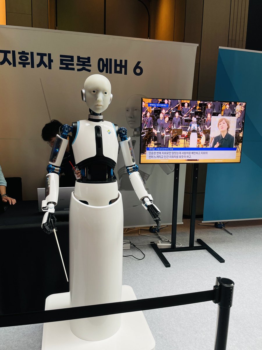 ArisVigants's tweet photo. Thanking President of #Korea Institute of Industrial #Technology (#KITECH🇰🇷) Dr Sang Mok Lee & his team for beautifully organized international conference & hoping for many more potential cooperation opportunities in different areas between #Latvia and #Korea!
🇰🇷🤝🇱🇻 https://t.co/UnxOF4aymH