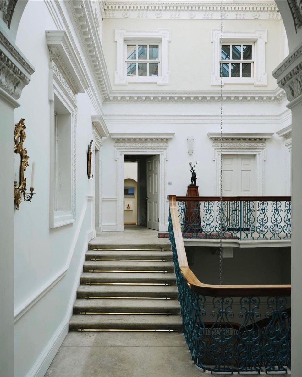 Natural light floods the top of the stairwell.
⠀⠀⠀⠀⠀⠀⠀⠀⠀
📸: Christopher Horwood
⠀⠀⠀⠀⠀⠀⠀⠀⠀
#CountryHouse #StatelyHome #EnglishCountryHouse #EighteenthCentury #18thCentury #GeorgianStyle #WalpoleEstate #GeorgianHouse #GeorgianArchitecture #Palladian