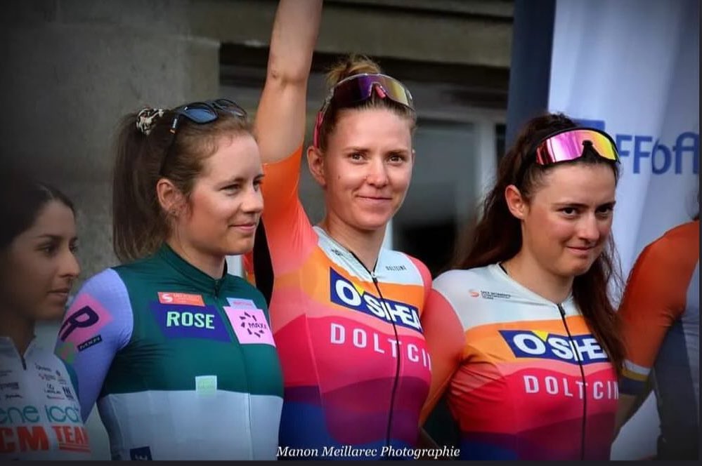 CindyPomares's tweet image. Qui est prête à retrouver son vélo et à profiter pleinement de ses vacances ? 🙋‍♀️

Double job ! (1+1 = 🫰) 
📷 Manon Meillarec  

#cycling #womencycling #profeps #holidaysortrainingcamp #doublejob #doublelife #keeppushing #trusttheprocess #mindfulness #happylife