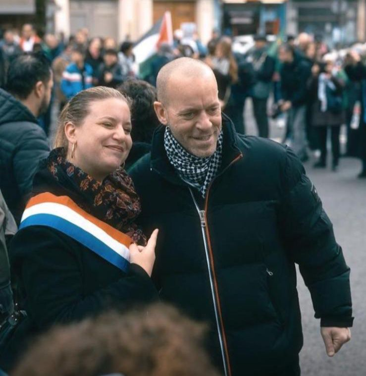 <a href="/MathildePanot/">Mathilde Panot</a> <a href="/MLP_officiel/">Marine Le Pen</a> Il est pas mal votre ami... <a href="/MathildePanot/">Mathilde Panot</a> comment il s'appelle ??🤔🤔
Il est un peu:
+négationniste
+antisémite
.../...