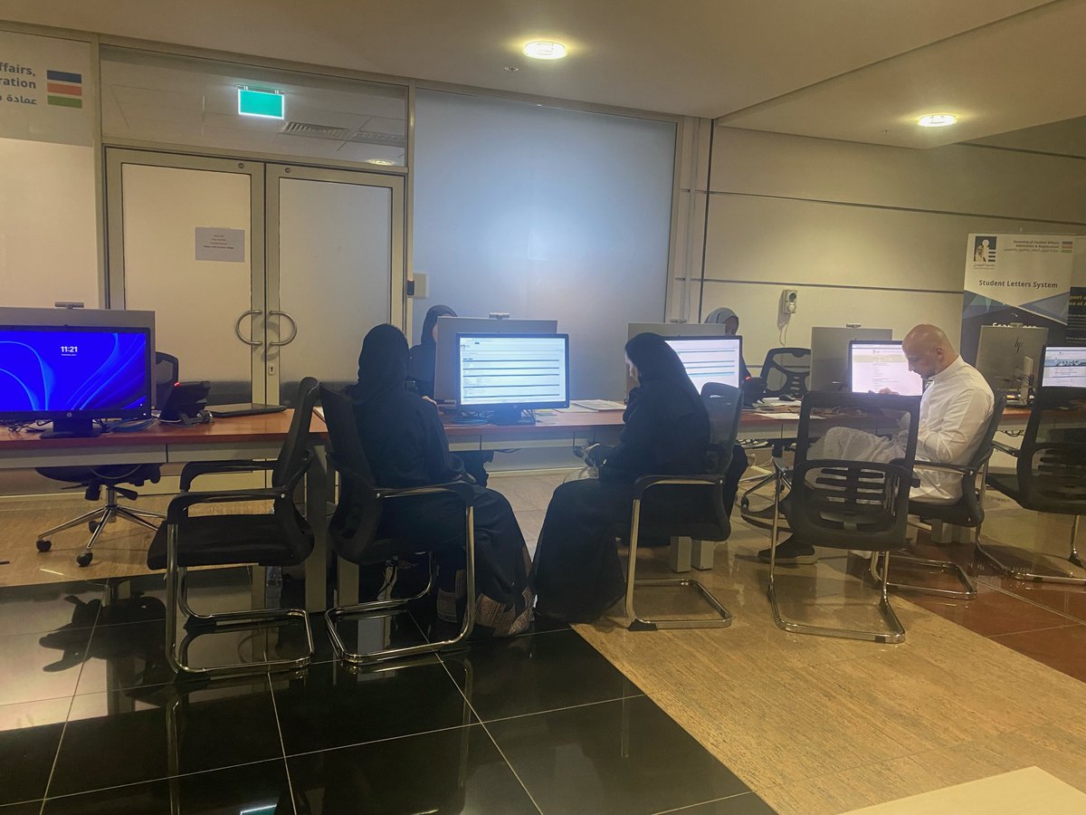 AlfaisalAffairs's tweet image. #Alfaisal_University admission #help_desk operated by students to help and serve applicants