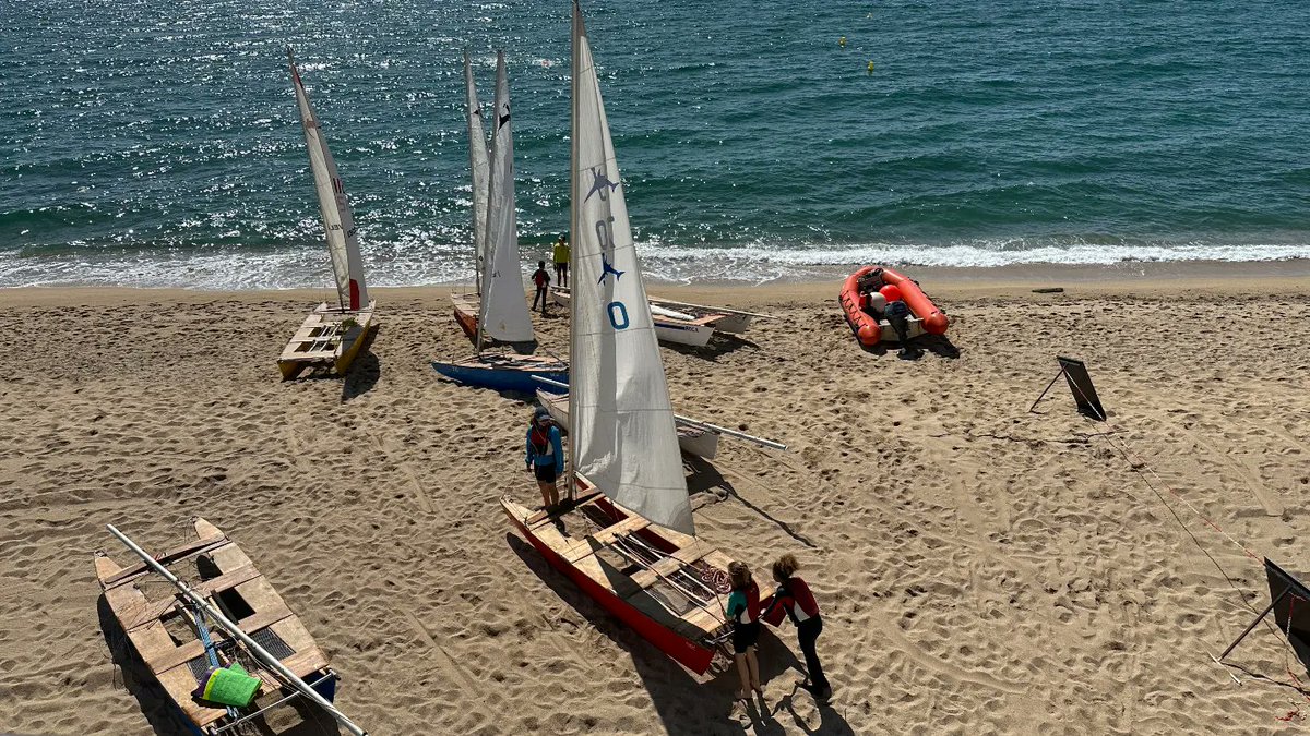 📣 Noves places lliures per aprendre a navegar amb Patí Júnior aquest juliol!

🗓️ 🕙 Diumenges de 10h a 13h
👧🧒  Per a nenes i nens de 10 a 16 anys

🔹 Preu: 60€ al mes
🔹 Preu per a socis del CNB i d’Espaimar: 50€ al mes

 ⛵💙

#CNBadalona