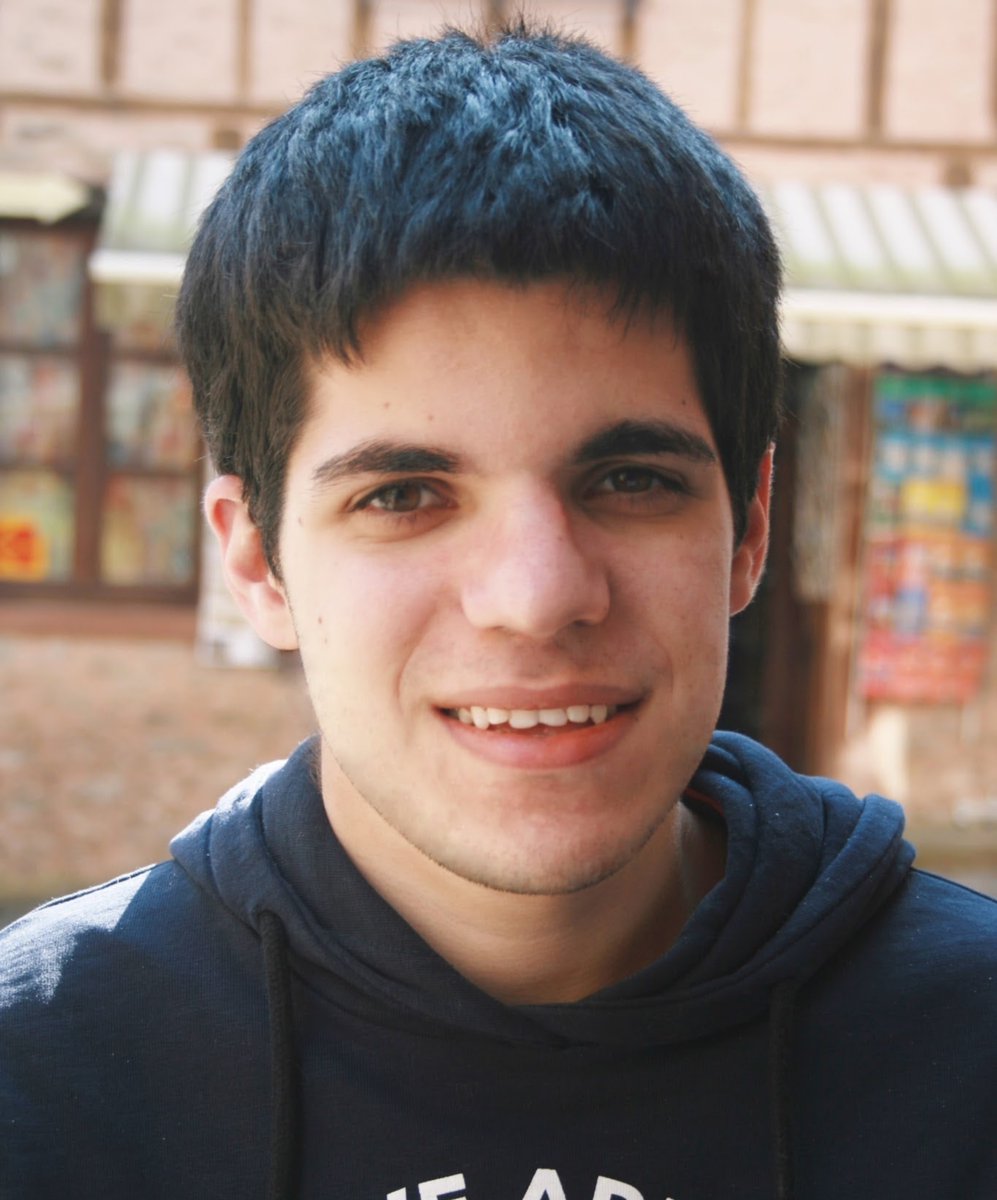 ATRAE_ORG's tweet image. Lamentamos comunicar el fallecimiento de Carles Serrat Pérez, socio, vocal y miembro de la Junta que deja tras de sí un gran vacío en ATRAE, el gremio y todes aquelles que tuvimos la suerte de conocerlo y trabajar con él.