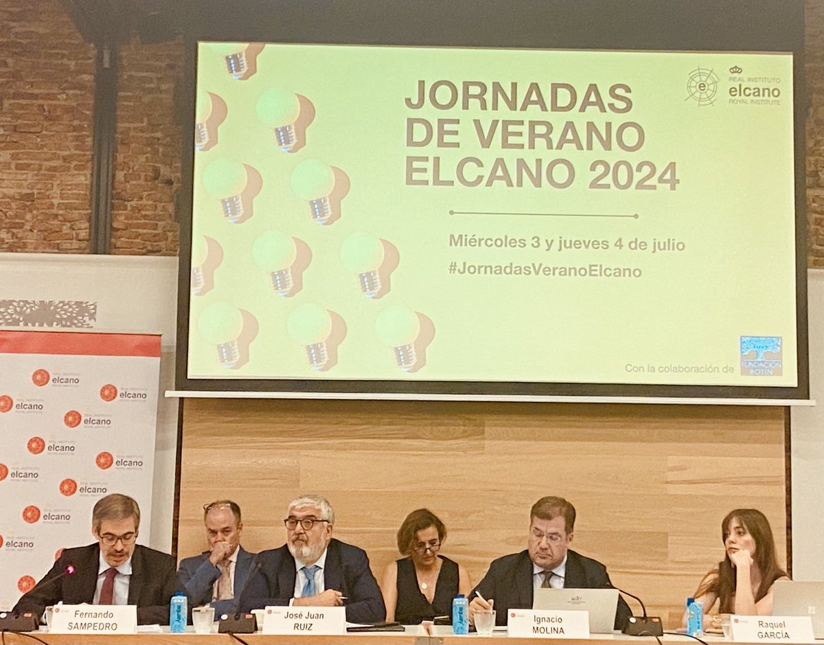 Carola García-Calvo (@carolagc13) on Twitter photo Comienza una nueva edición de las #JornadasVeranoElcano, un encuentro anual dedicado a la reflexión sobre los desafíos globales actuales.
¡Muchos temas sobre la mesa para discutir a lo largo de los próximos dos días!
w/ <a href="/rielcano/">Real Instituto Elcano</a> <a href="/fundacionbotin/">Fundación Botín</a> Comienza una nueva edición de las #JornadasVeranoElcano, un encuentro anual dedicado a la reflexión sobre los desafíos globales actuales.
¡Muchos temas sobre la mesa para discutir a lo largo de los próximos dos días!
w/ <a href="/rielcano/">Real Instituto Elcano</a> <a href="/fundacionbotin/">Fundación Botín</a>