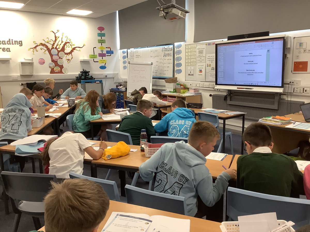 6 Elm are working hard this morning working out salaries for lots of jobs. They are thinking hard about the future! #MathsatOrchard <a href="/OrchardPrimaryA/">Orchard Primary</a> <a href="/TeamPastoral/">Orchard Pastoral Team</a>