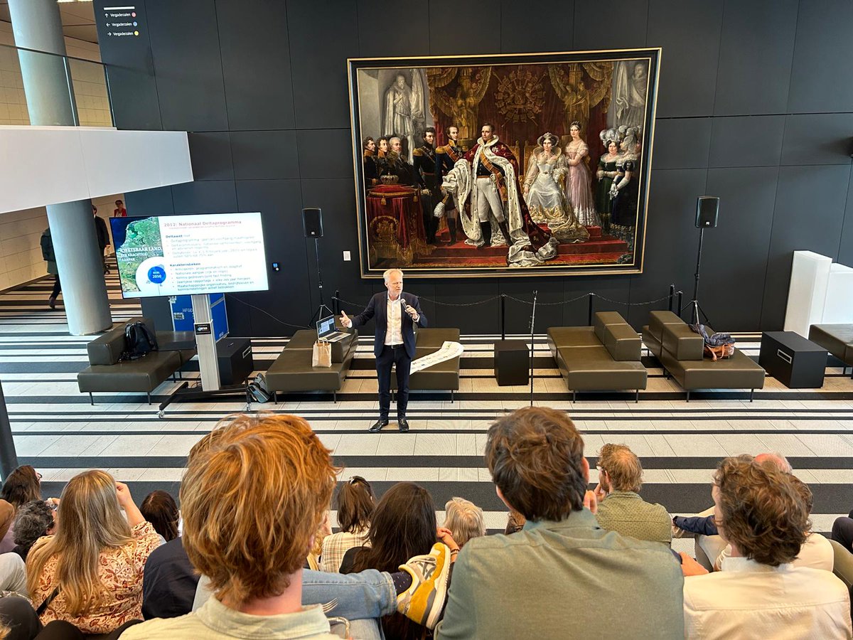 Gisteren hebben we tijdens de door de DGWB (Directoraat-generaal Water en Bodem) georganiseerde Brown Bag Lunch genoten van een inspirerende sessie met deltacommissaris Co Verdaas!