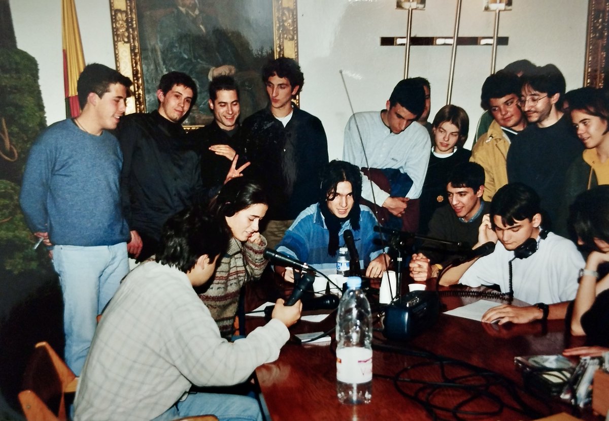 radiosantsa's tweet photo. 🟩🎂 25 anys de ràdio

🎙️ El 3 de juliol de 1999 Ràdio Sant Sadurní reprenia de manera regular les seves emissions amb la transmissió del ple de constitució del nou Ajuntament.

➡️ https://t.co/m3awl0iu9f

#radiosantsadurni #radiolocal #santsadurni #penedès https://t.co/CfQVtx9kRb