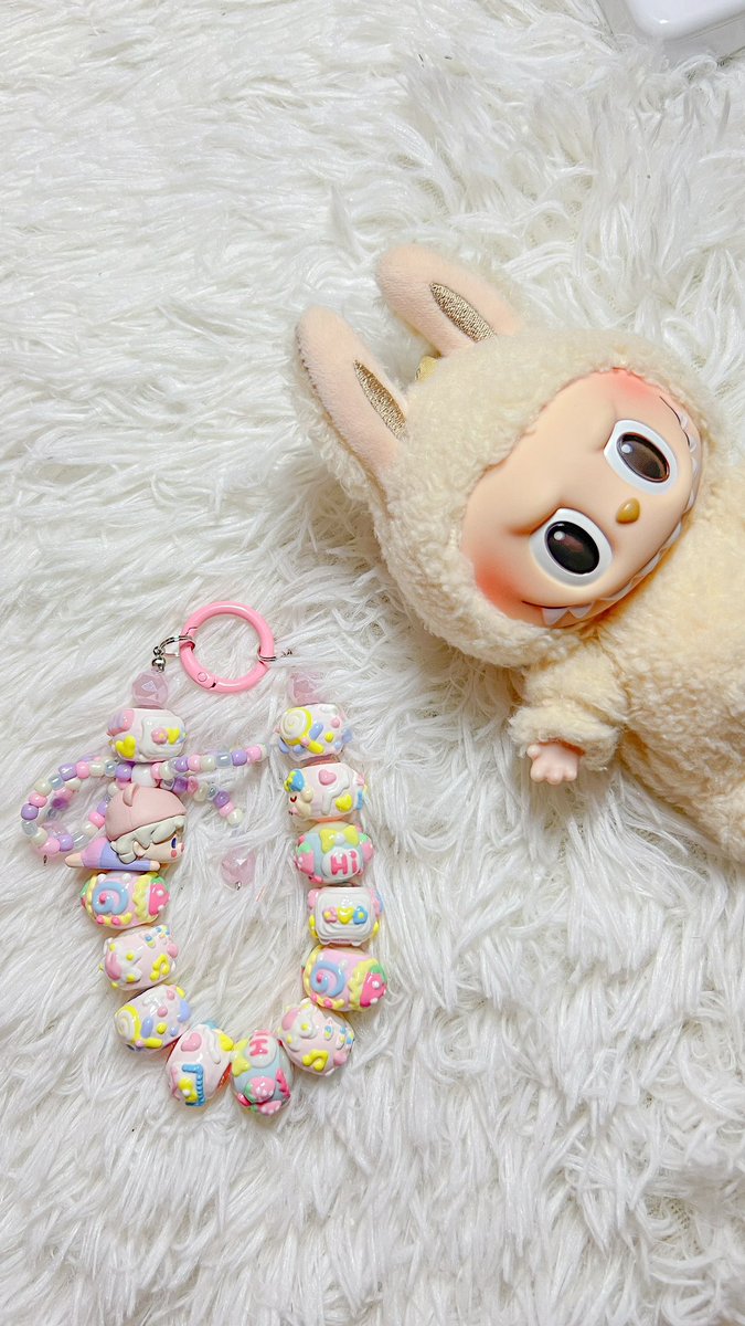 keychain_bm tweet media