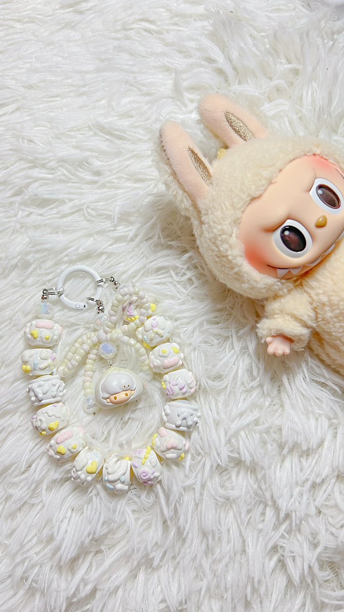 keychain_bm tweet media