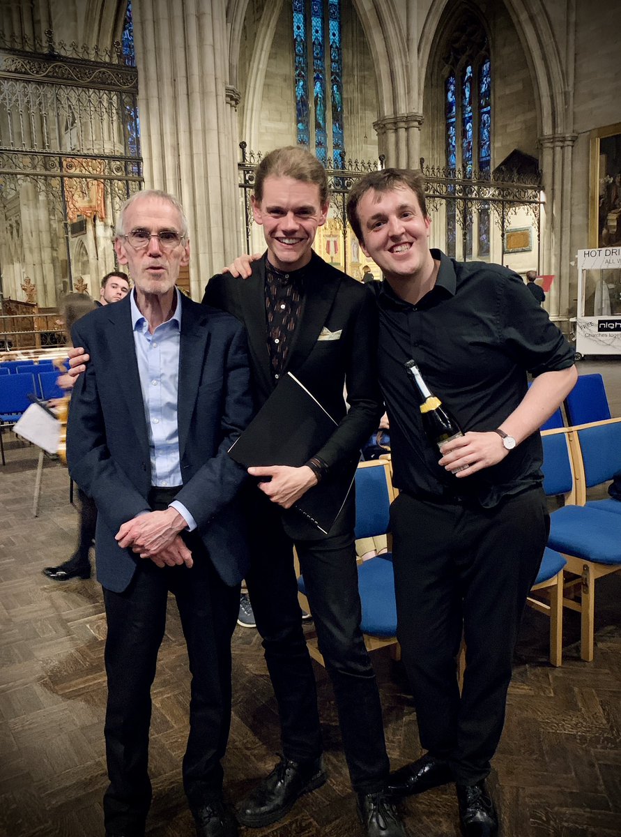 Heart very full after Saturday’s concert with <a href="/LeamSinfonia/">Leamington Sinfonia</a> Blistering Shostakovich 11, Skempton and my Vespula Cartouche swarming into life! Especial thanks to Howard for supporting me for this commission, and <a href="/DaviesJoeRobert/">Joe Davies</a> for his commitment to bringing it to life. ❤️🐝🎶