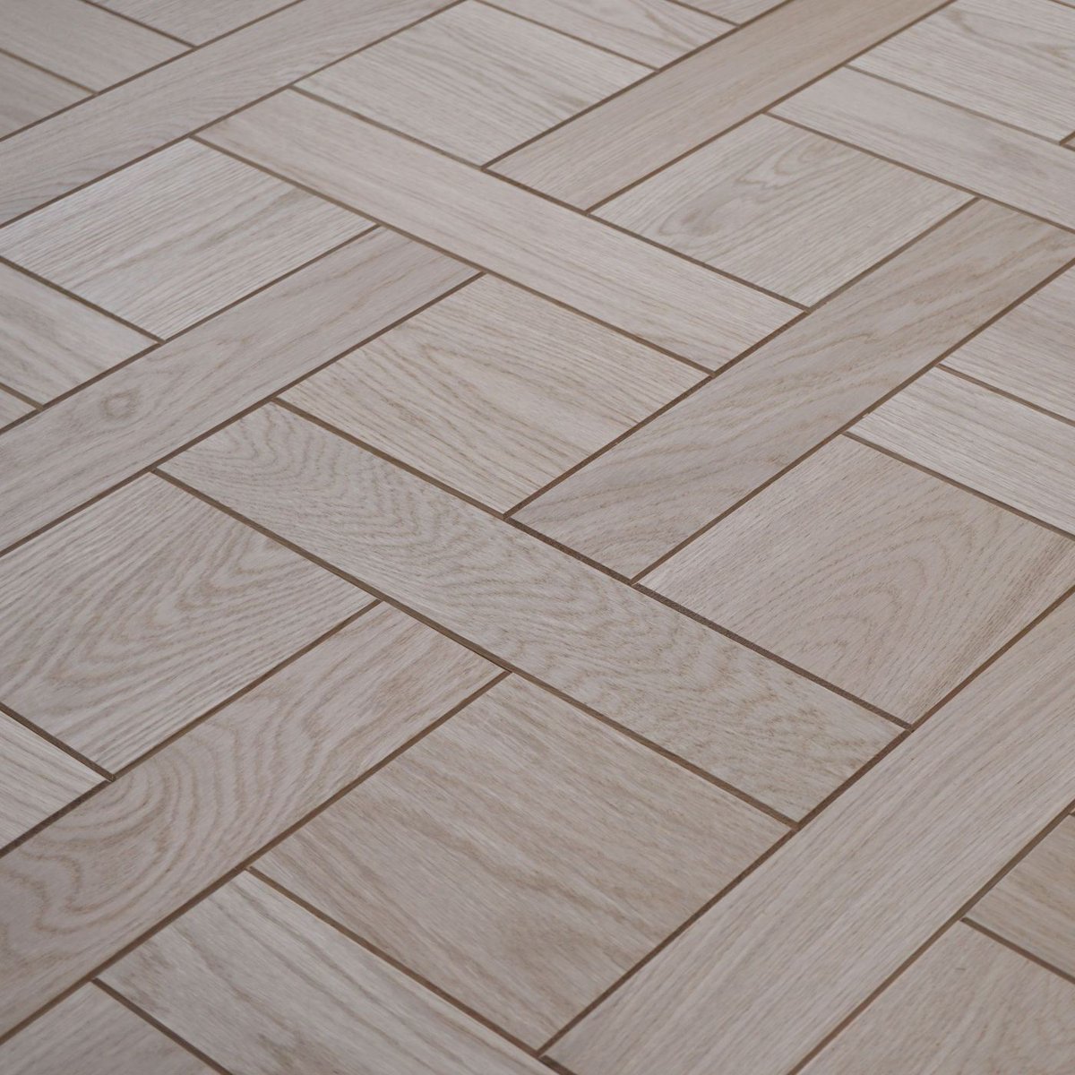 check our new product endless versailles parquet flooring
madeofwood.uk/wood-flooring/…