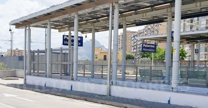 Da qui i treni passano ma non si fermano: la stazione di Palermo pronta (e abbandonata) 🚆balarm.it/news/da-qui-i-…