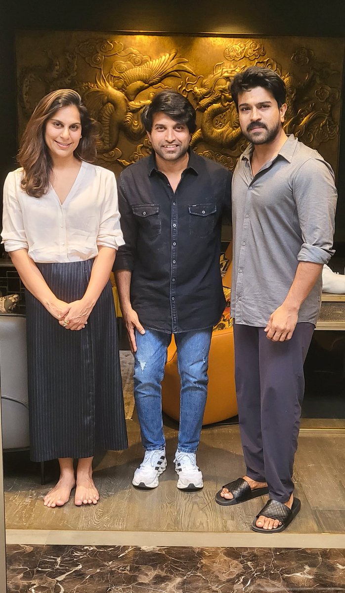 సరైన సమయంలో సహాయం చేసేవాడు దేవుడు 🙏

నా పుట్టినరోజు సందర్భంగా <a href="/AlwaysRamCharan/">Ram Charan</a> అన్న ఇంటికి పిలిచినపుడు వారికి నా మీదున్న ప్రేమకి చాలా సంతోషపడ్డా.

అక్కడికి వెళ్ళాక మెగాస్టార్ <a href="/KChiruTweets/">Chiranjeevi Konidela</a> గారి ఆశీర్వాదం తో పాటు చరణ్ అన్న <a href="/upasanakonidela/">Upasana Konidela</a> వదిన నాకు ఇచ్చిన మాటకి నా సంతోషం 1000