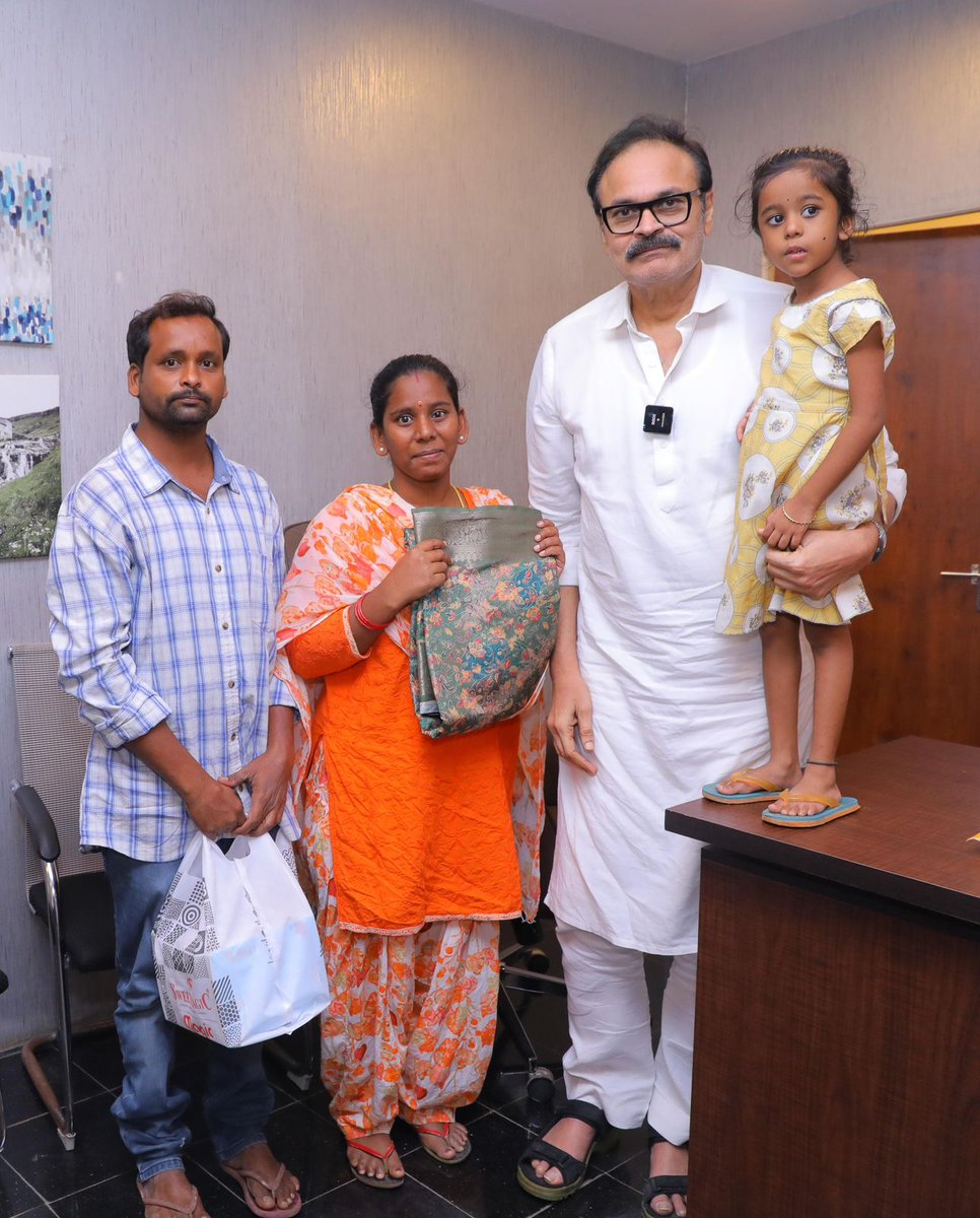 నీ తెగింపు ధైర్యం ఆరోజు Novotel బయట చూశాం♥️🙏