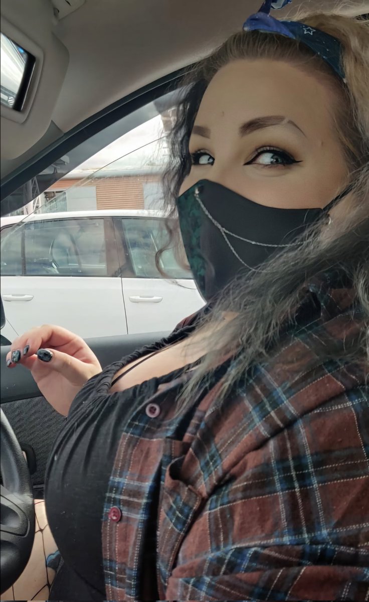 ThatGothMa's tweet photo. Morning Losers, here's a throw back because none of you deserve to see my face this morning...

findom • finsub • paypig • cashcow • humanatm • degradation • wallet drain https://t.co/4OYavwv3mo