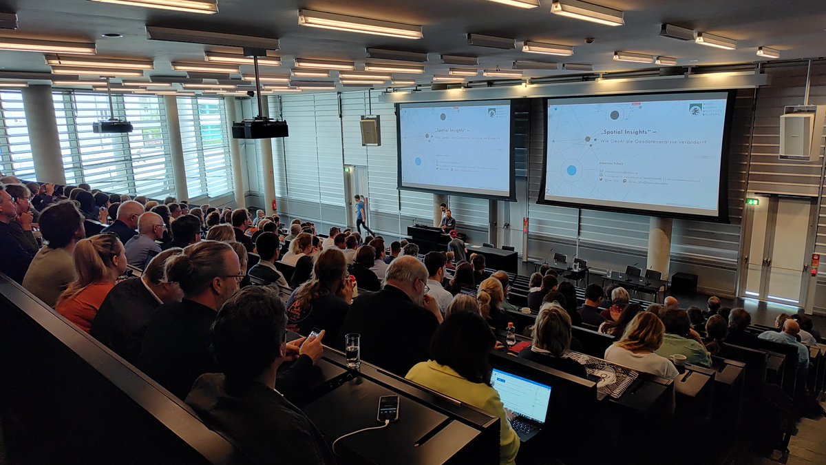 Eröffnung Zukunftsforum 2024 an der @PLUS - schön die #GICommunity wieder in #Salzburg zu treffen.
<a href="/GI_Salzburg/">GI_Salzburg</a> <a href="/Z_GIS1/">Geoinformatics Salzburg</a> #Geoinformatik