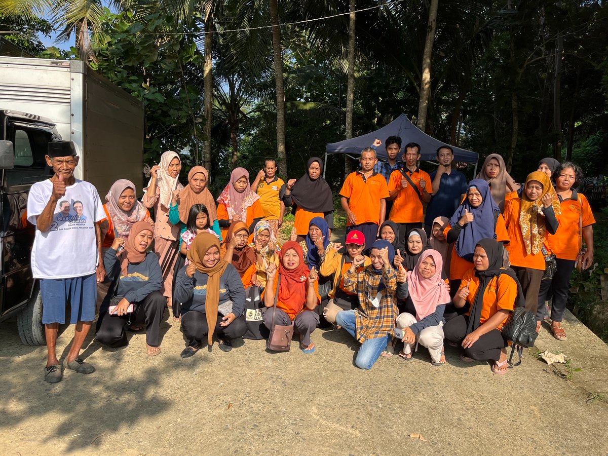 The Promise of New Coconut plant variant: Read how Fairtrade NAPP along with their partners are cultivating the cocnut plant variant, Kelapa Genjah Entog Kebumen for better productivity Indonesia!
bit.ly/4bovaZG

#fairtradenapp #indonesia