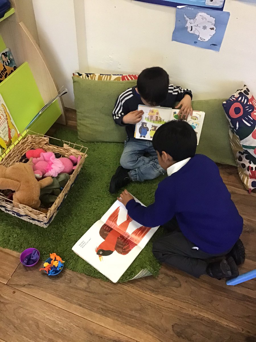 alstonprimaryb9's tweet photo. We’re welcoming our new families to Nursery and Reception today. Everyone is having a lovely time. 🥰 #EYFS https://t.co/bbgl6p4VpY