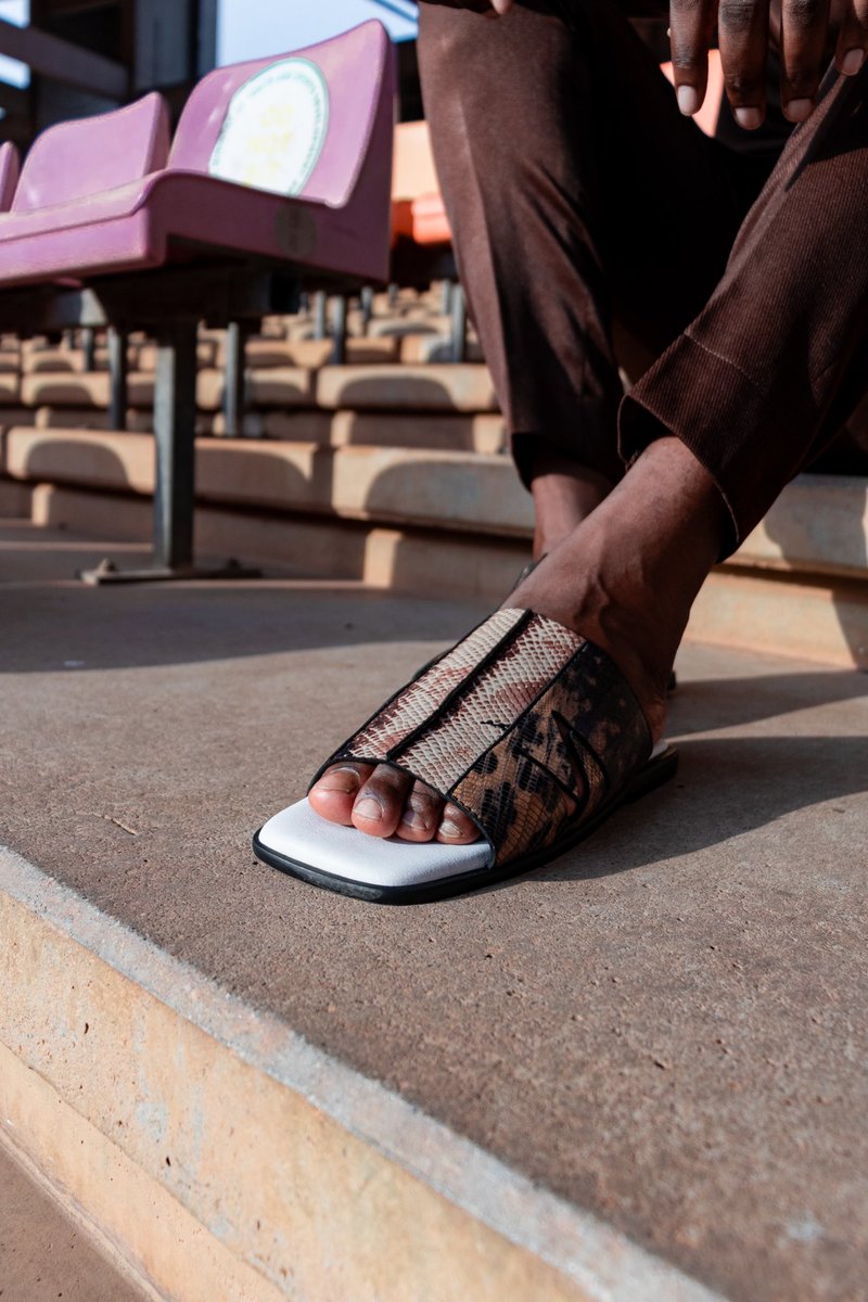 INSEEKAN's tweet photo. This series is an expression of the future in the light of the past. Each pair is a limited edition and the designs are distinguished by INSEEKAN with the letter N carved out on the side.
Step into your big man era with The Ettekamba Slippers.
#Inseekan #MoreThanShoes https://t.co/tq0xwS43OQ