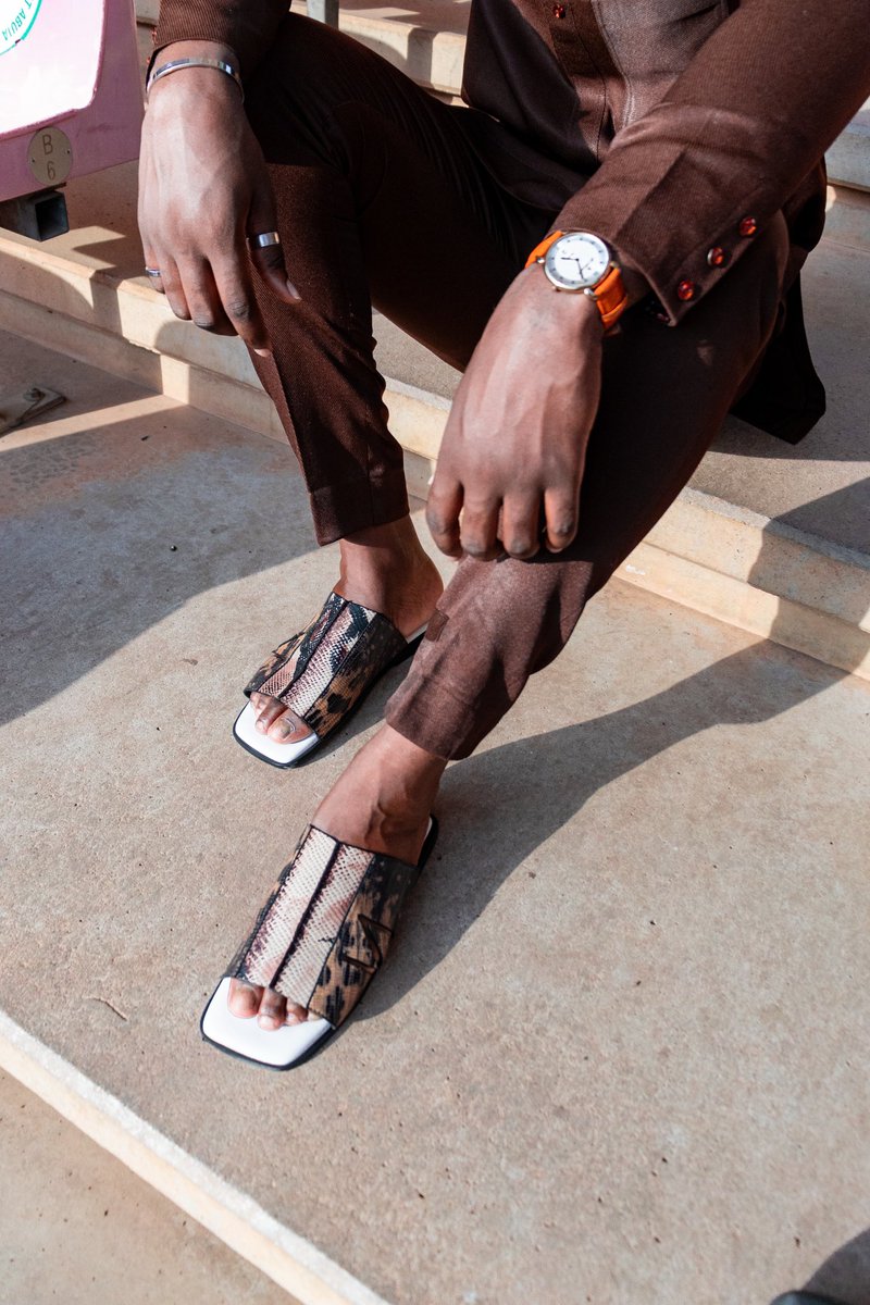 INSEEKAN's tweet photo. This series is an expression of the future in the light of the past. Each pair is a limited edition and the designs are distinguished by INSEEKAN with the letter N carved out on the side.
Step into your big man era with The Ettekamba Slippers.
#Inseekan #MoreThanShoes https://t.co/tq0xwS43OQ