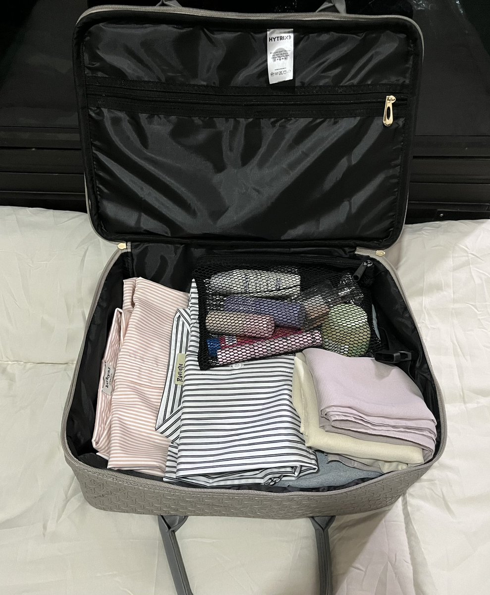 9bintaa's tweet photo. akhirnya nemuin travel bag yg muatnya banyak, under 100ribu emang boleh ya sebagus ini?!! bahannya bagus tebel, waterproof juga🥹👌🏻 https://t.co/eKnFUs2fxn
