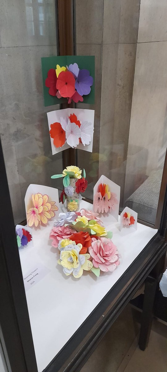 MigrantsSupport's tweet image. @MigrantsSupport Art group Exhibition at the Manchester Library. Well done art team!