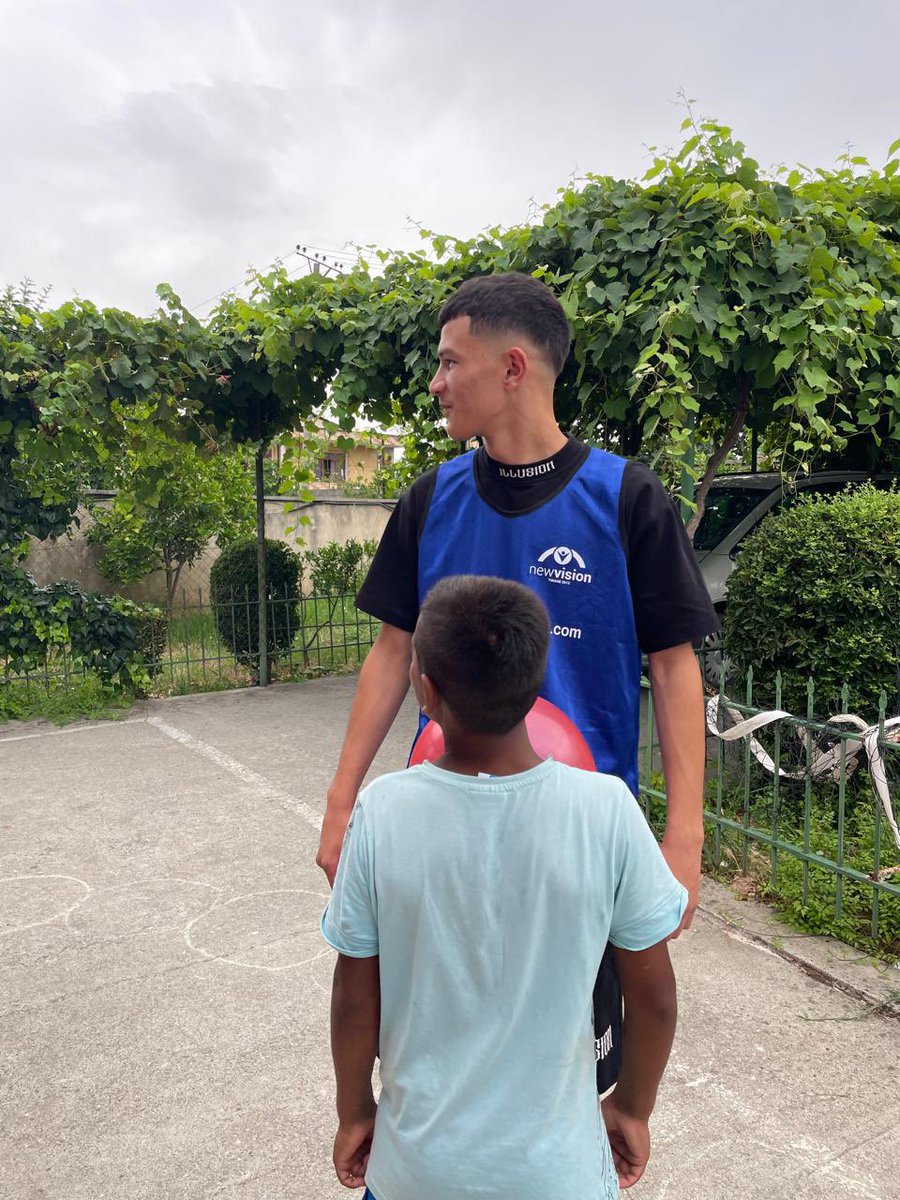 NewVisionOrgan1's tweet photo. Sinonimi i fjalës argëtim është “Fëmijë” dhe fëmijët e Qendrës Shkej gjatë kampit veror janë tepër entuziastë për të zhvilluar lojërat me vullnetarët tanë.🛝 Kliko LINK-un dhe bashkohu me ne. https://t.co/zQYUWJvdsA Po të presim! #unejamvullnetar #newvision #newvisionorganisation https://t.co/IhZxXMH7fX