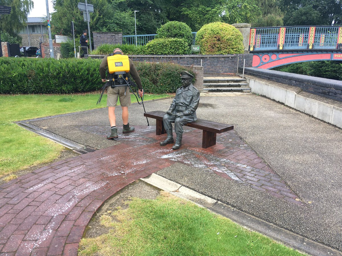 snhwright's tweet photo. Pleased to have a visit from Billy from @joes today applying a treatment to @DAThetford ‘s Captain Mainwaring’s statue brickwork.
In preparation I have given the brickwork some pointing up and painted the bench.
#joeslawncare #dadsarmy https://t.co/cO1DfIKbXw