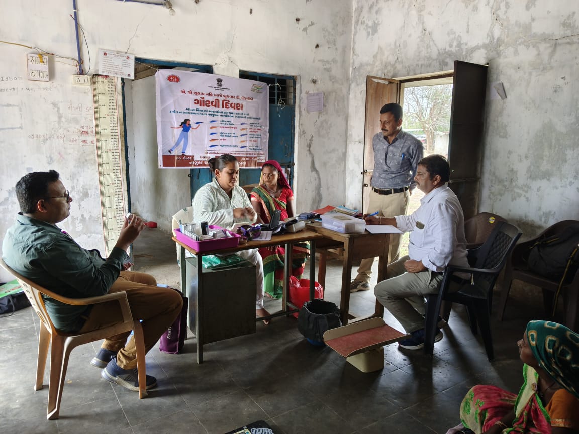 SbccTeam's tweet photo. આજ રોજ સબલપુર મમતા દિવસ ખાતે જિલ્લા મેલેરિયા અધિકારી સાહેબ શ્રી તથા અધિક જિલ્લા મેલેરિયા અધિકારી સાહેબ શ્રી તથા જિલ્લા મેલેરિયા સુપરવાઈઝર સાહેબ શ્રી મુલાકાત લઇ જરૂરી માર્ગદર્શન પૂરું પાડવા માં આવ્યું.@CollectorArvali @DdoArvalli @CdhoArvalli @jhparmar74 @IecArvalli @thomodasa https://t.co/k2ZTEI1QsD