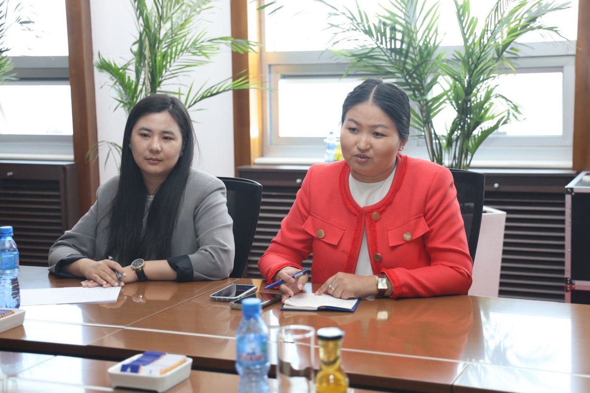 Эрүүгийн хэрэг хянан шийдвэрлэх хуулийн таслан сэргийлэх арга хэмжээг хэт нэг талыг барин хэтрүүлэн хэрэглэж байгааг өөрчлөхийн төлөө тууштай ажиллана. Компаниудын дансыг хаах, үйл ажиллагааг түдгэлзүүлэх, удирдлагуудыг нь цагдан хорих байдлаар таслан сэргийлэх арга хэмжээ авч