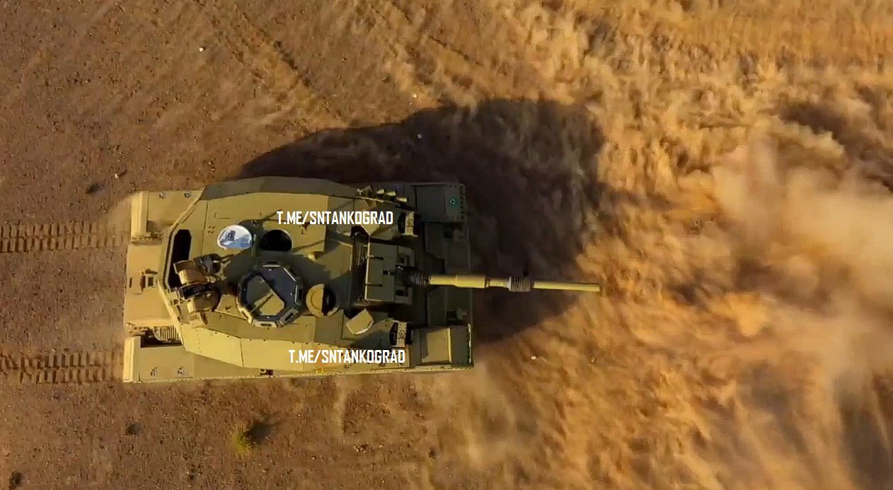 伊朗國防部:推出M60戰車升級改良版本原型車輛 Aᴍɪʀ on X: "Now a top view of Soleiman-402 (firing the main gun), with a standard M60A1 for reference. Spaced armour has added considerable bulk to the M60's already large turret profile.