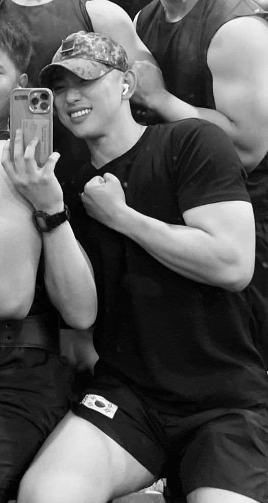 เบ่งกล้ามยังไงให้ดูเป็นดื้อๆ งี้อะคับน้อง แงงงงงงงงงงงงงง มันเข้วเด้กกกกกกกกกกก! 

<a href="/JINYOUNG/">박진영</a> 🤍 
#진영 #박진영
#JINYOUNG #PARKJINYOUNG