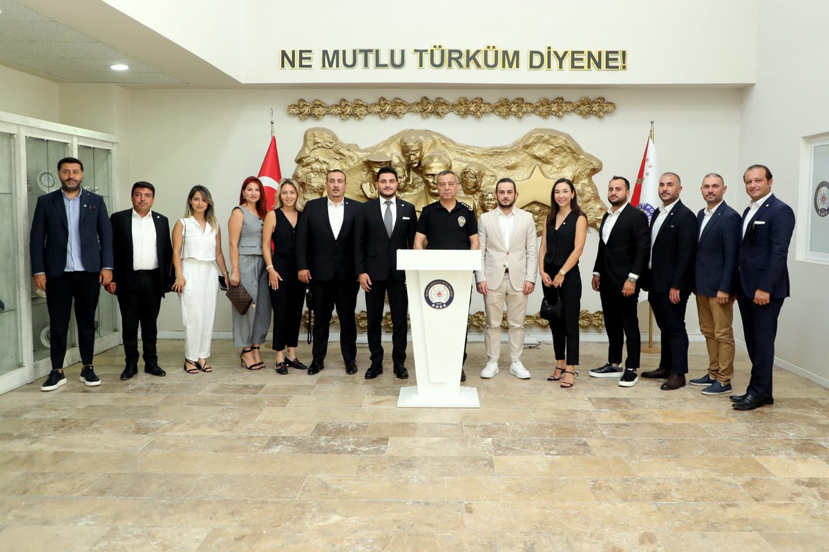 Marmaris Genç İş İnsanları Derneği Yönetim Kurulu Başkanı Faik Caner TORUNOĞULLARI ve yönetim kurulu üyeleri İl Emniyet Müdürümüz Sn.Ali CANBOLAT'ı ziyaret etti.