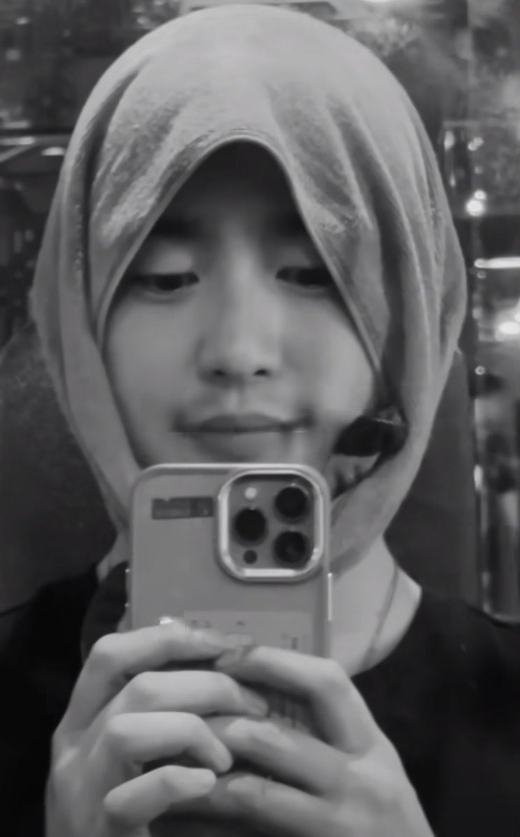 ขำมาก เมื่อมีคนเม้น ท่านพี่
เราจะเป็น น้องหญิงเองค่ะ 555
#jinyoung